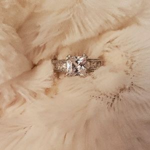 "925" Sterling Sliver Size 7 Ring